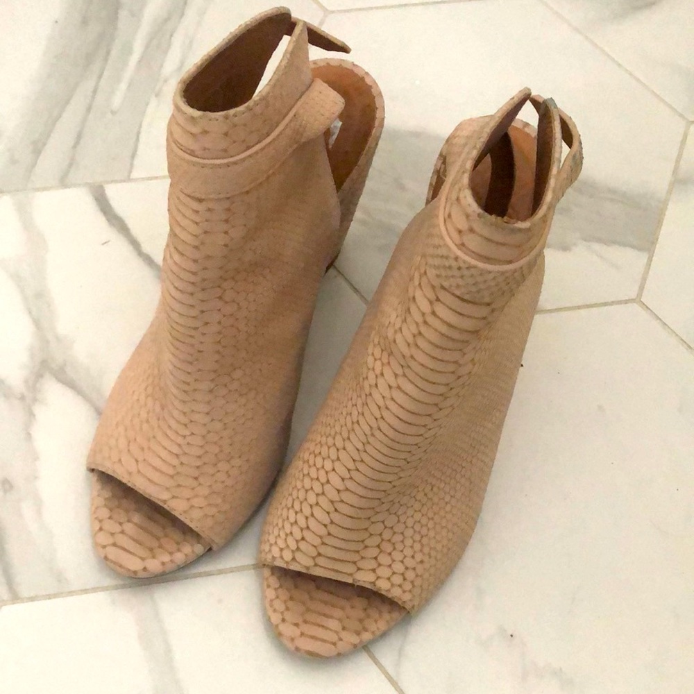 Joie wedge heels